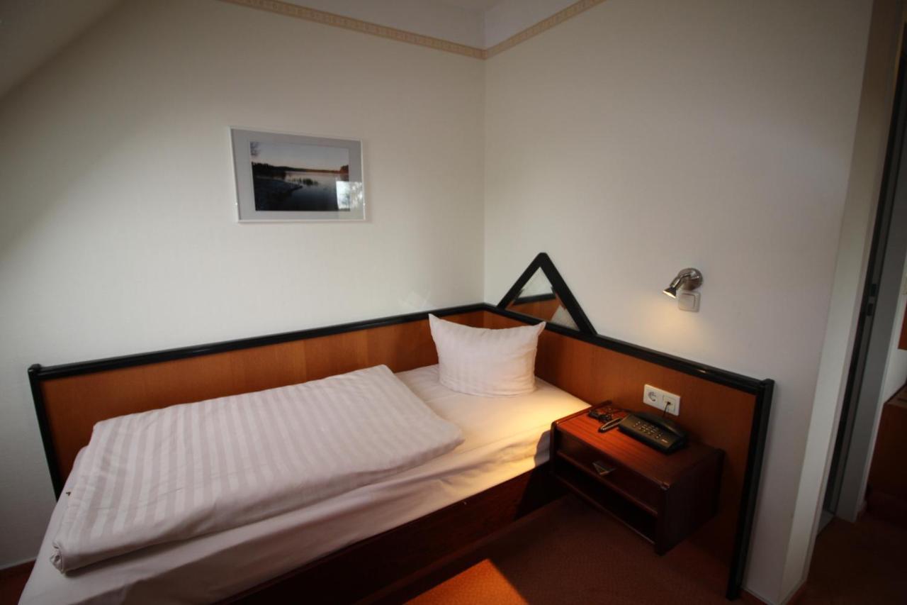 Hotel Reke Plau am See Ngoại thất bức ảnh